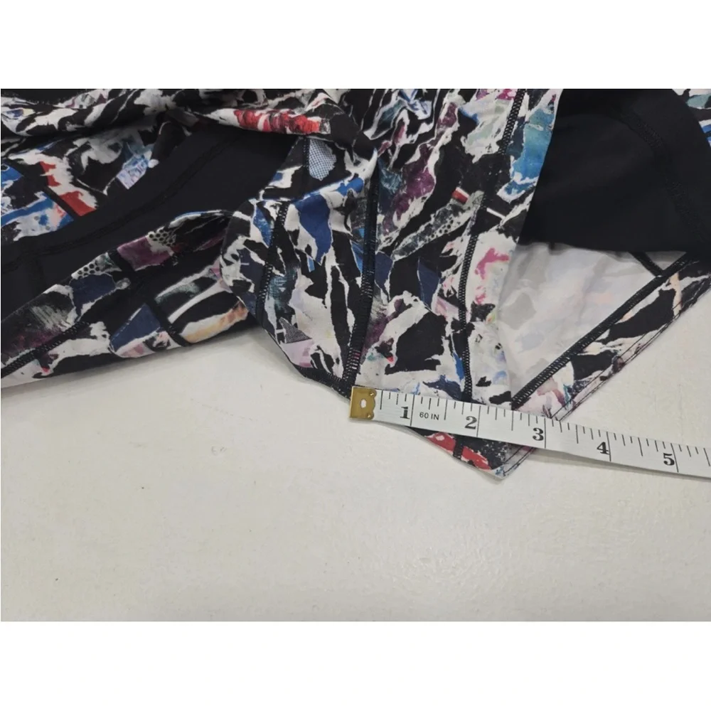Lululemon Break Free Shorts 2.5” Culture Clash Multi Black Size 6 Womens